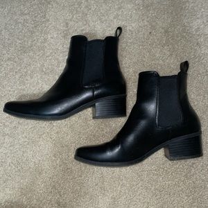 Women’s Black Ankle Boots, Size 8.5, Great Used Condition!